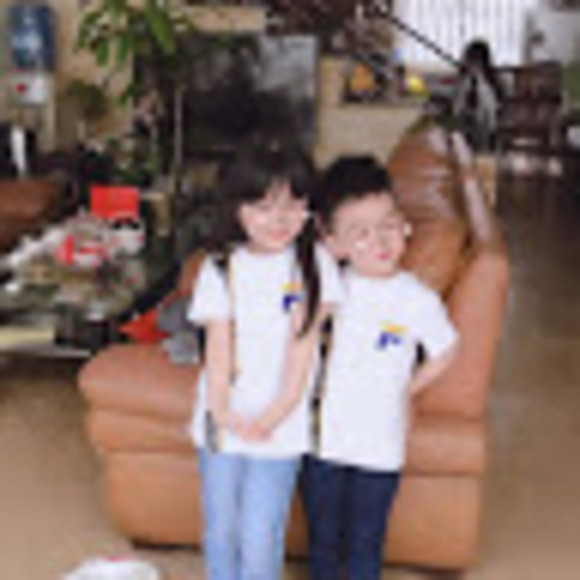 Meet your Posher, Khanh - Picture 1 of 1